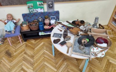 PRVOŠOLCI NA POTOVANJU V PRETEKLOST